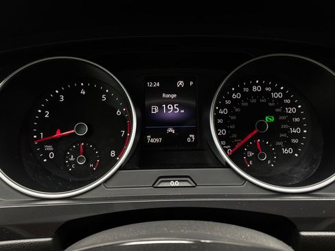 Used 2020 Volkswagen Tiguan SE AWD/4WD image 39