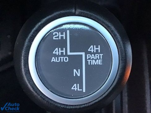 Used 2022 Jeep Wrangler Unlimited Sahara w/ Cold Weather Group image 28