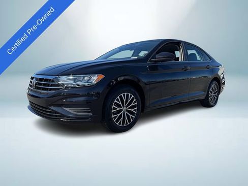 Certified 2021 Volkswagen Jetta SE w/ SE Cold Weather Package image 2