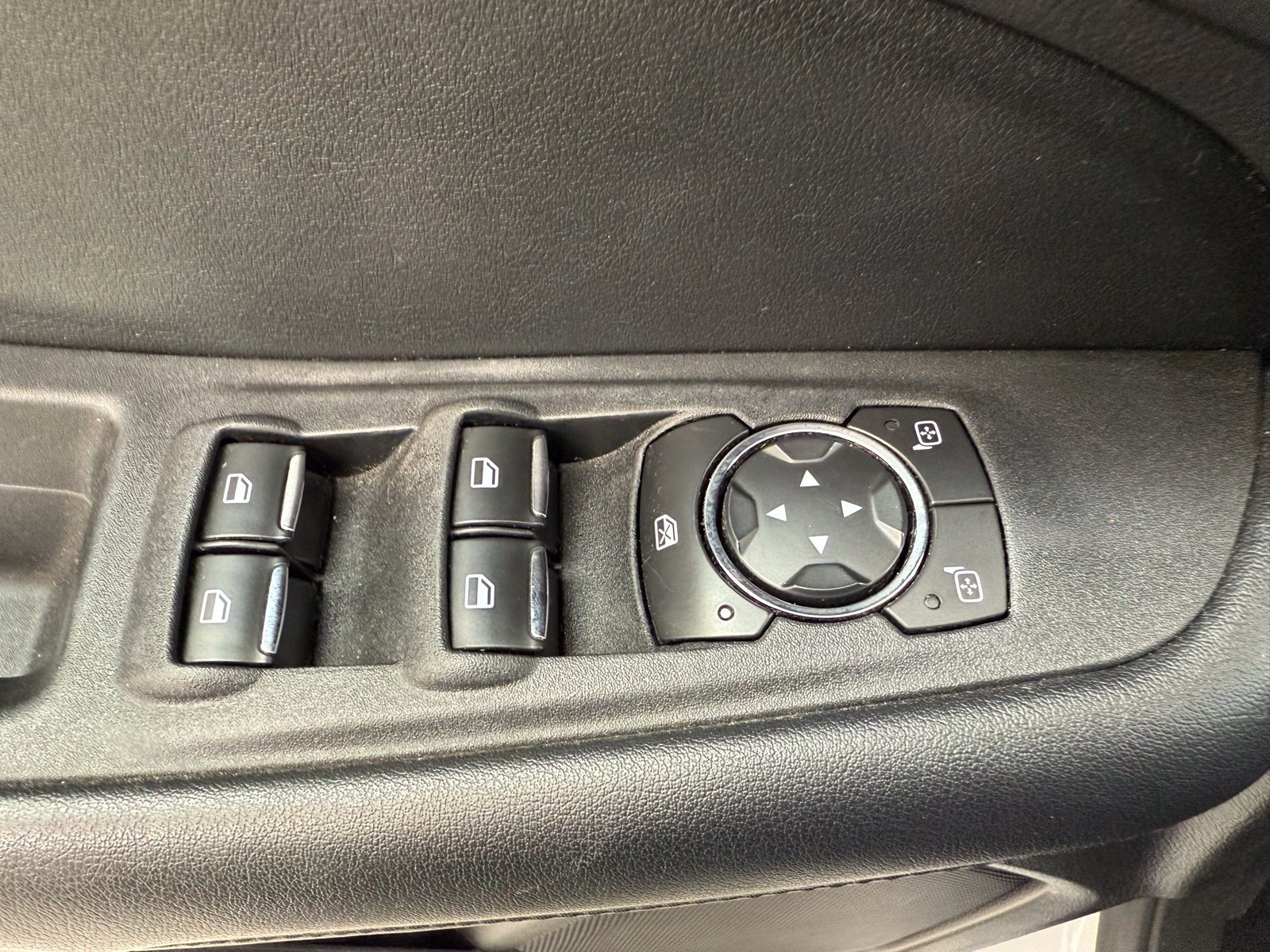 Used 2021 Ford Edge SEL FWD image 13