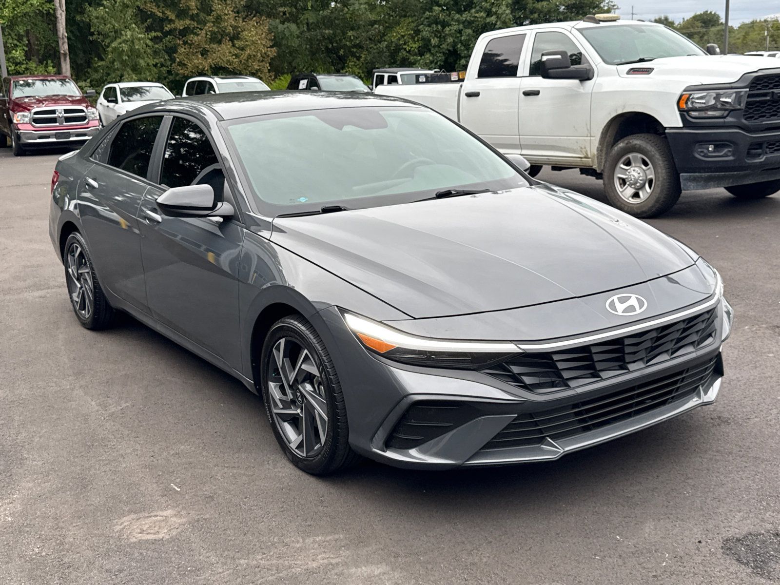 Used 2025 Hyundai Elantra Sport FWD image 3