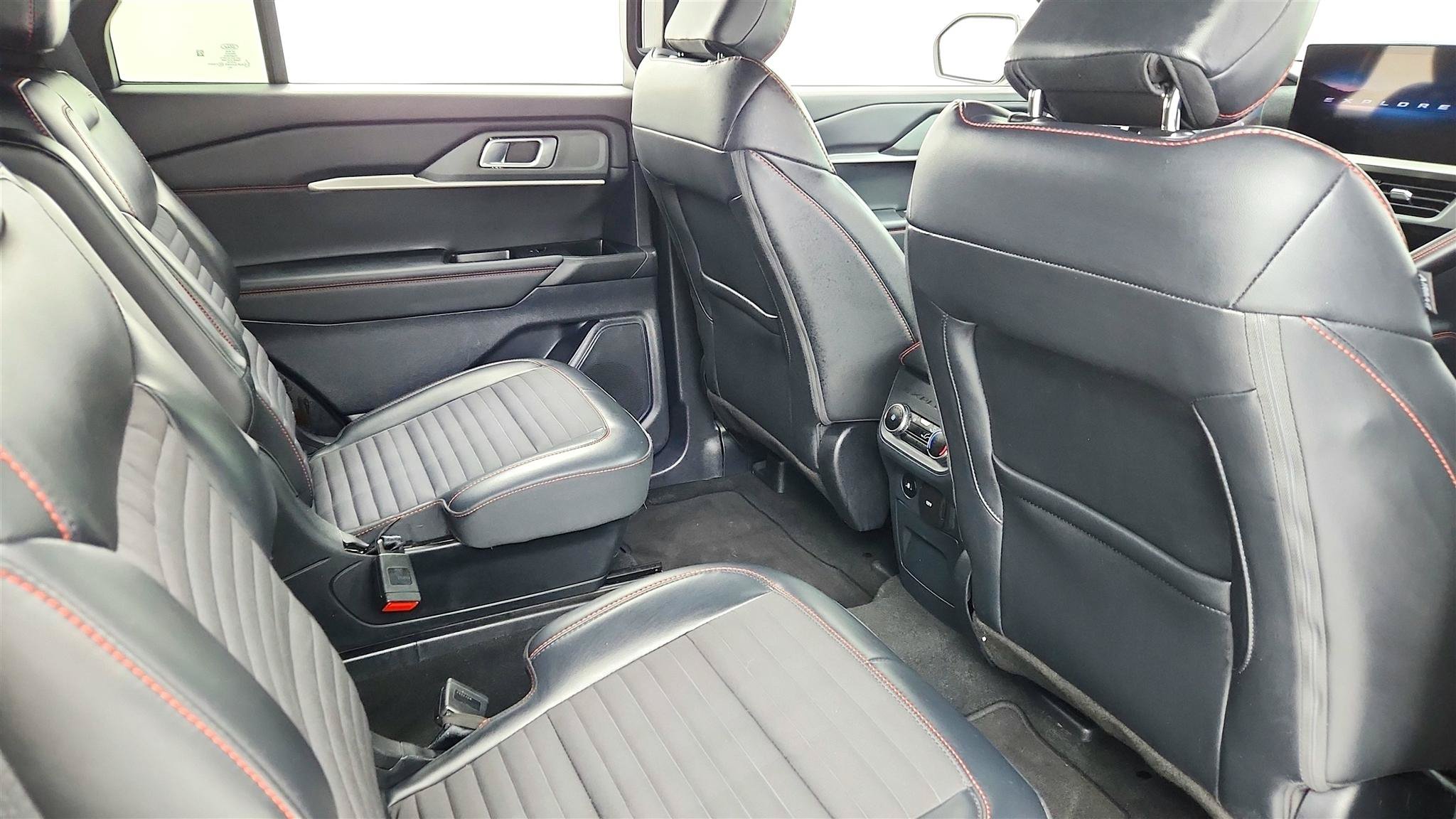Used 2025 Ford Explorer ST-Line AWD/4WD image 20
