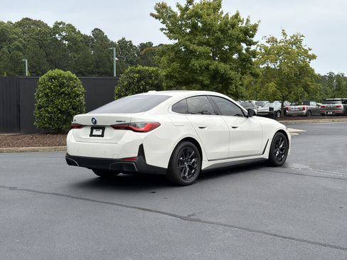 Used 2023 BMW i4 eDrive40 RWD image 3