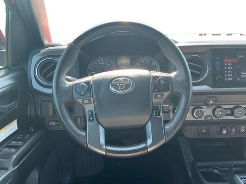 Used 2019 Toyota Tacoma TRD Off-Road AWD/4WD image 18