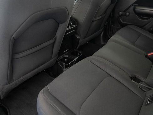 Used 2020 Jeep Gladiator Sport image 18