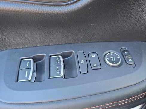 Used 2025 Honda HR-V Sport image 12