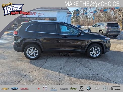 Used 2016 Jeep Cherokee Latitude w/ Cold Weather Group image 2