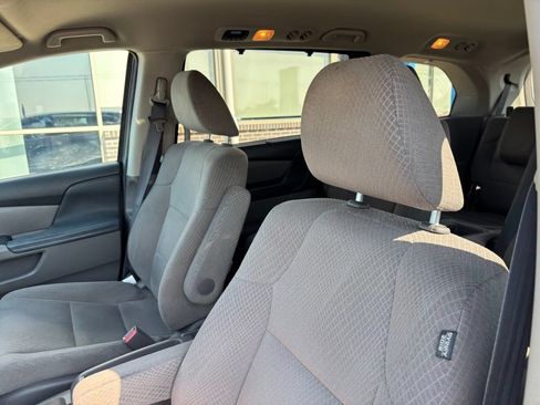 Used 2016 Honda Odyssey SE image 11