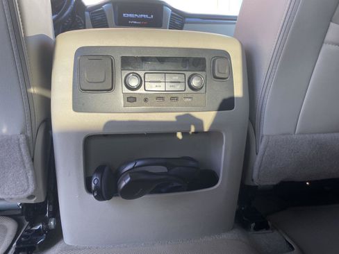 Used 2018 GMC Yukon Denali image 22