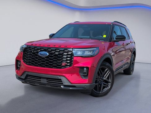 Used 2025 Ford Explorer ST AWD/4WD image 2