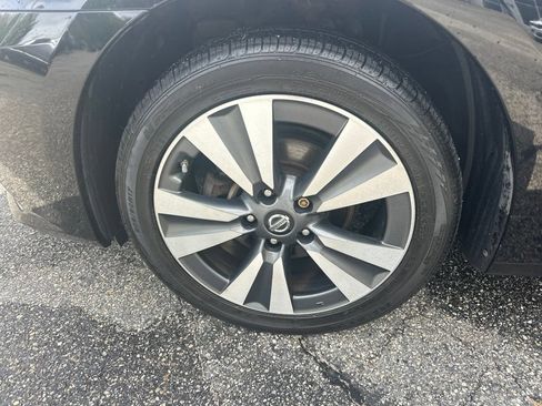 Used 2016 Nissan Sentra SL FWD image 33