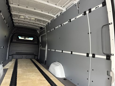 Used 2026 Mercedes-Benz Sprinter 2500 image 21