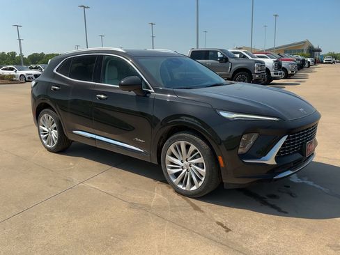 New 2025 Buick Envision Avenir image 2