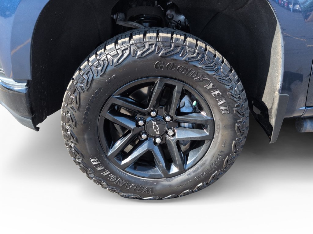 Used 2020 Chevrolet Silverado 1500 Custom Trail Boss w/ Custom Convenience Package AWD/4WD image 26