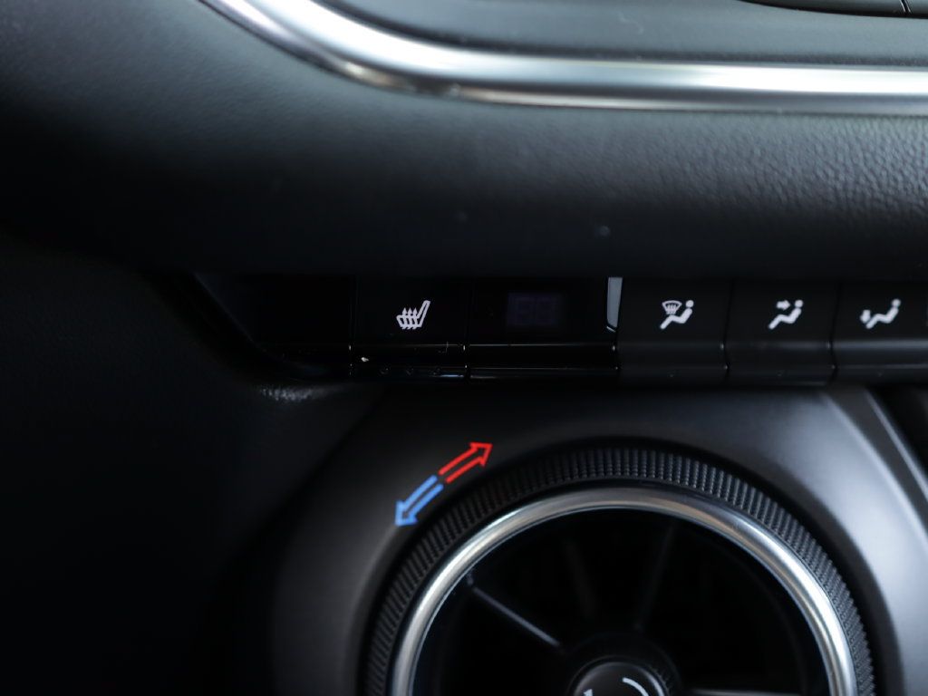 Used 2024 Chevrolet Blazer LT w/ Convenience Package FWD image 16