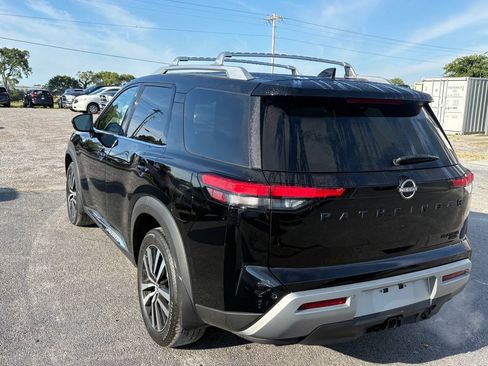 Used 2023 Nissan Pathfinder Platinum w/ Black Appearance Package AWD/4WD image 12
