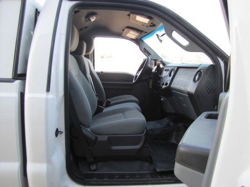 Used 2011 Ford F250 XL w/ Snow Plow Prep Pkg image 21