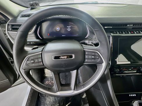 Used 2023 Jeep Grand Cherokee L Laredo w/ Luxury Tech Group I AWD/4WD image 11