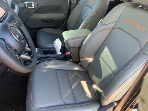 New 2026 Jeep Gladiator Mojave image 13