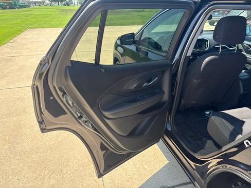 Used 2023 GMC Terrain SLE w/ Driver Convenience Package FWD image 15