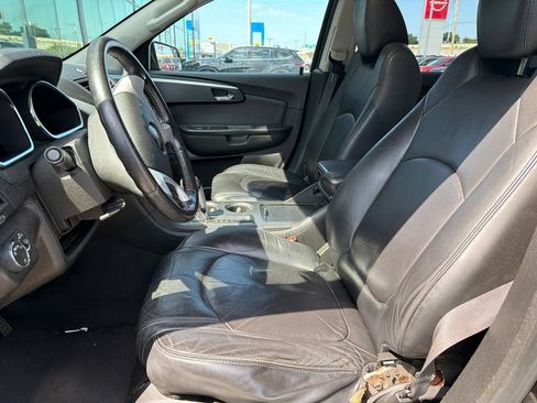 Used 2011 Chevrolet Traverse LT FWD image 10