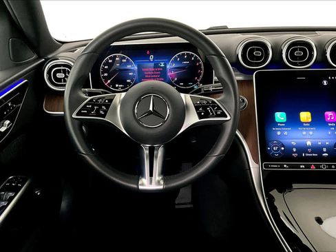 Used 2025 Mercedes-Benz C 300 4MATIC Sedan image 5