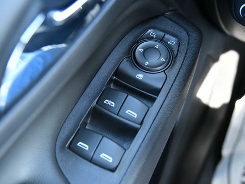 Used 2020 Chevrolet Equinox LT image 29