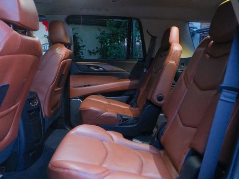 Used 2019 Cadillac Escalade Luxury image 37