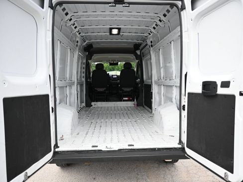 Used 2025 RAM ProMaster 2500 w/ Convenience Group FWD image 33
