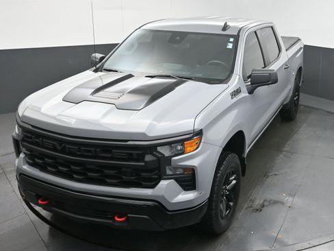 Used 2024 Chevrolet Silverado 1500 Custom Trail Boss w/ LPO, Dark Essentials Package AWD/4WD image 34
