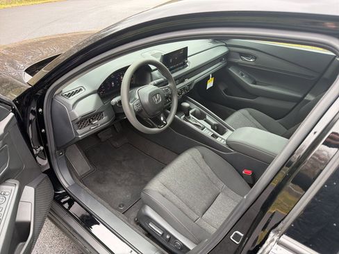 New 2025 Honda Accord SE image 7