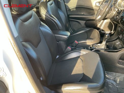 Used 2021 Jeep Compass Latitude image 27