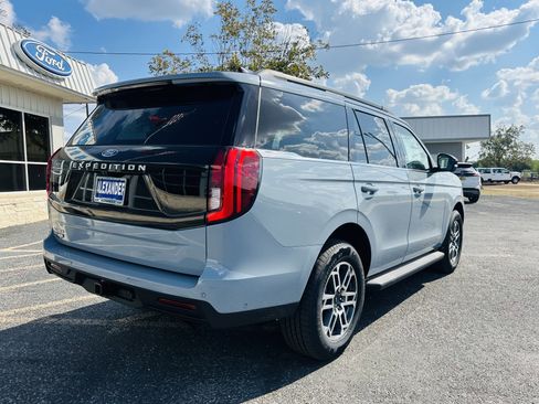 New 2025 Ford Expedition Active RWD image 10