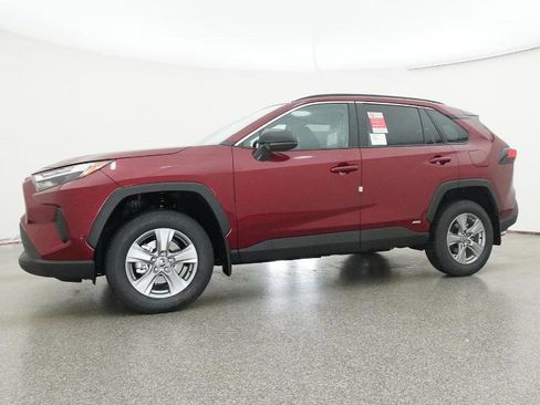 New 2025 Toyota RAV4 LE image 7