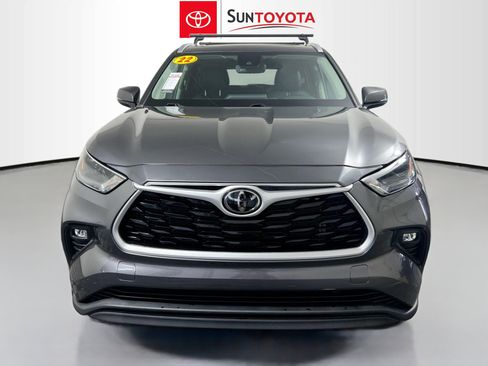 Used 2022 Toyota Highlander XLE FWD image 10