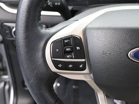 Used 2022 Ford Explorer XLT RWD image 21