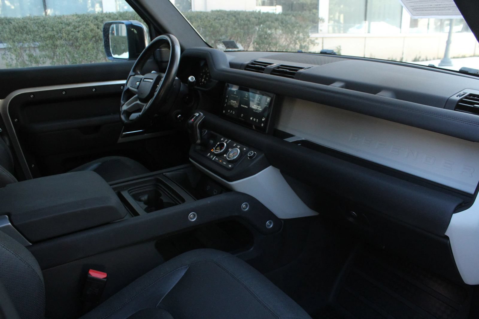 Used 2020 Land Rover Defender 110 First Edition AWD/4WD image 25