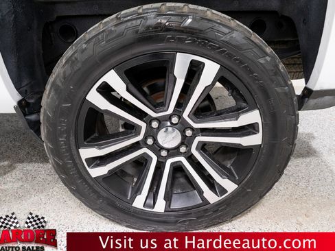 Used 2017 Chevrolet Silverado 1500 LT AWD/4WD image 10