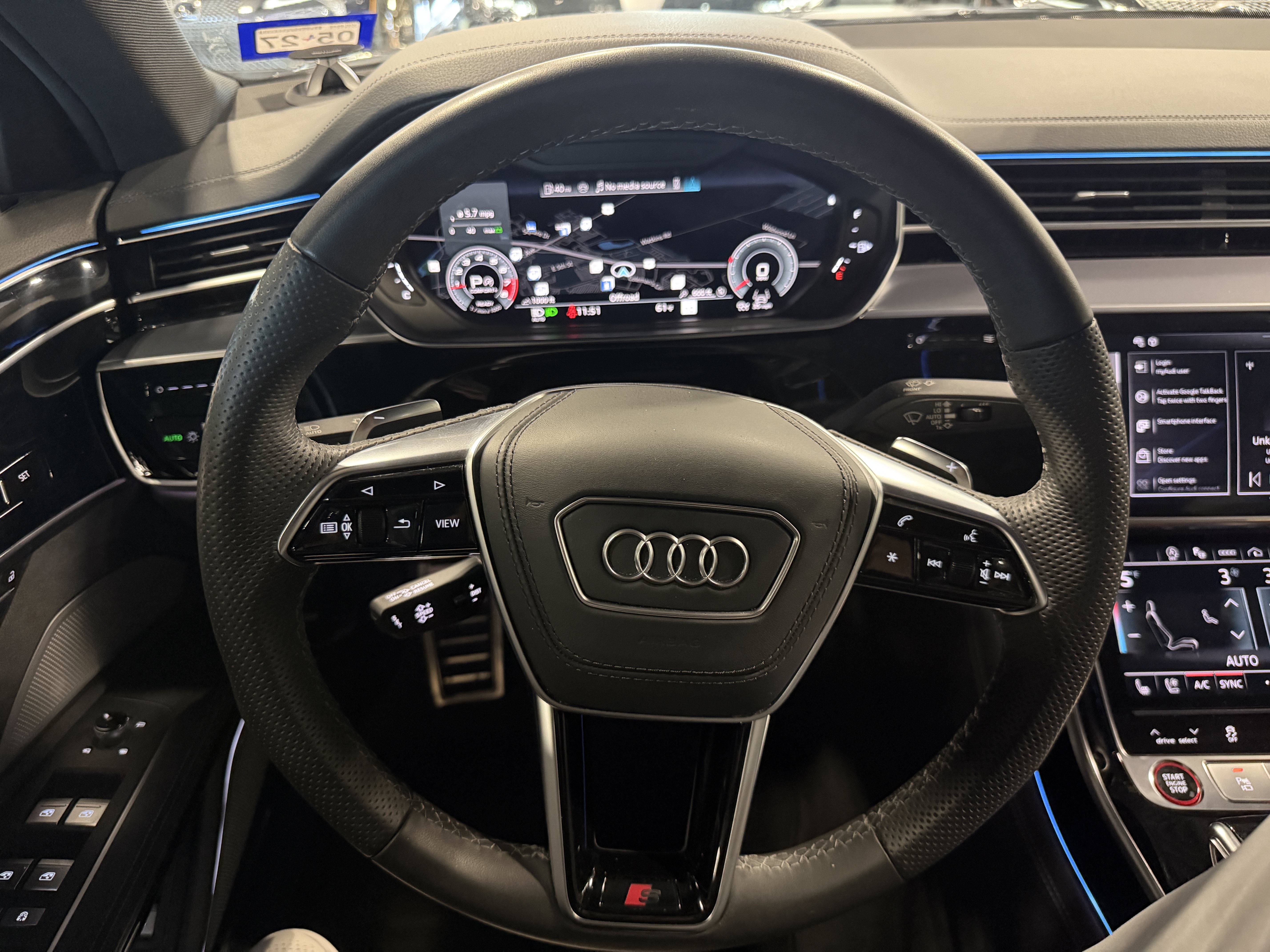 Used 2024 Audi S8 AWD/4WD image 12