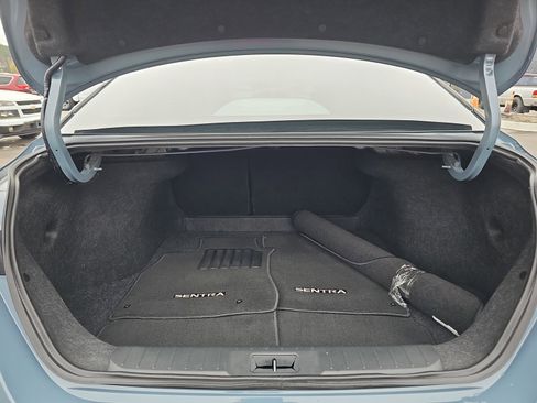 Used 2025 Nissan Sentra SR image 12