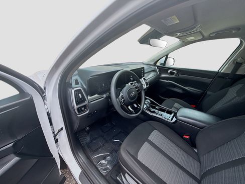 Used 2021 Kia Sorento LX FWD image 9