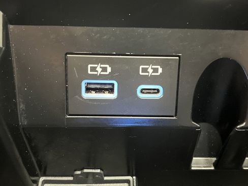 Used 2024 Toyota Tundra Limited image 27