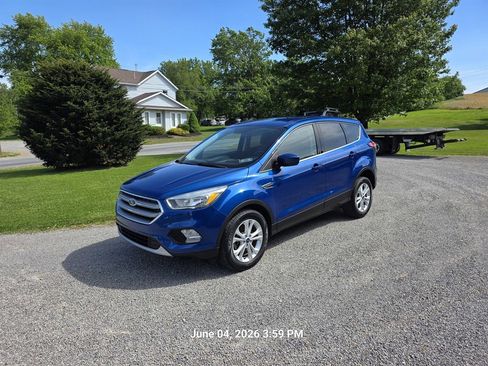 Used 2017 Ford Escape SE AWD/4WD image 1