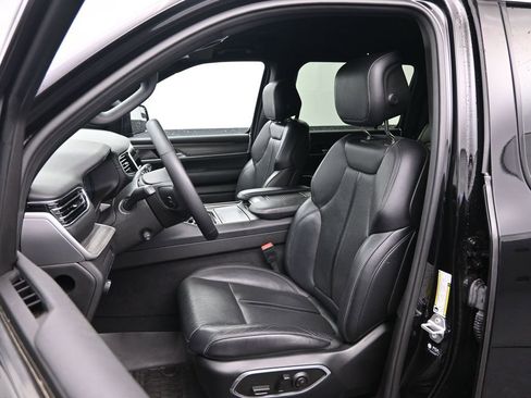 Used 2024 Jeep Wagoneer Series III image 22