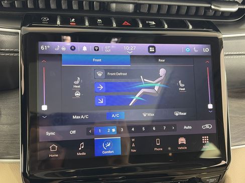 Used 2022 Jeep Grand Cherokee L Limited AWD/4WD image 17