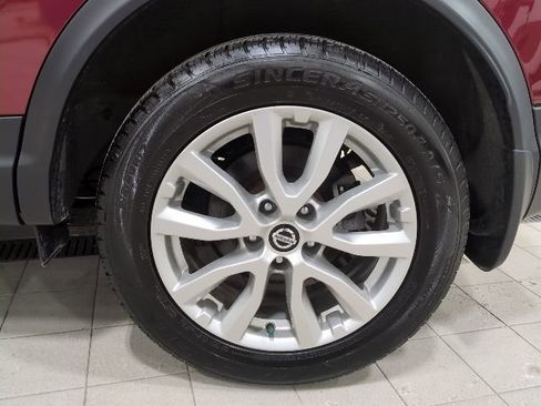 Used 2022 Nissan Rogue Sport SV image 19