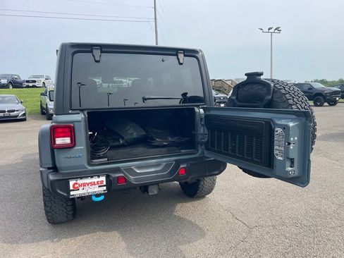 Used 2024 Jeep Wrangler Unlimited AWD/4WD image 9