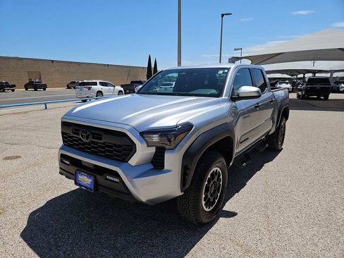Used 2026 Toyota Tacoma TRD Off-Road AWD/4WD image 4