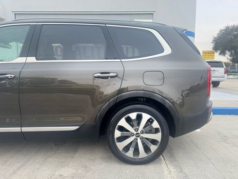 Used 2020 Kia Telluride S w/ S 8 Passenger Seating Package image 19