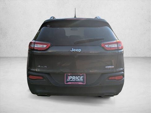 Used 2015 Jeep Cherokee Latitude w/ Comfort/Convenience Group AWD/4WD image 6